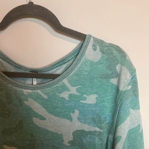 Free people tourist printed tee teal camo medium